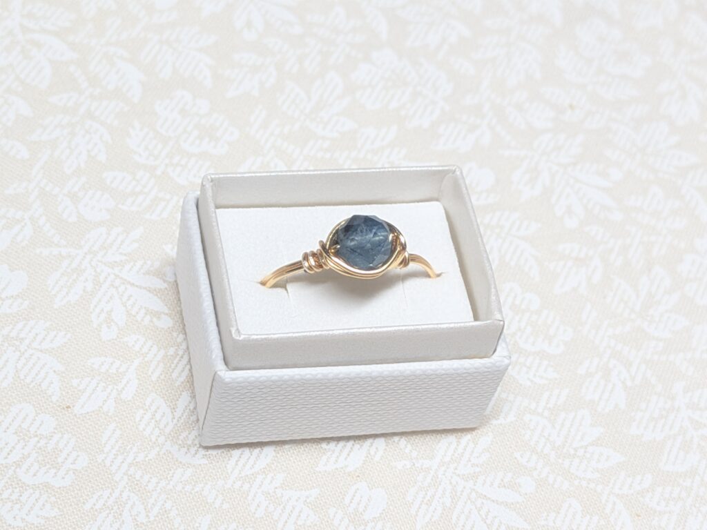 ディープブルーアクアマリンの指輪